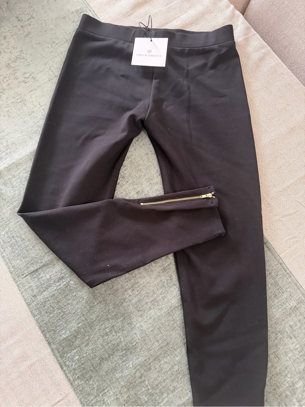 Chloe Kristyn black Zipper Hem Leggings